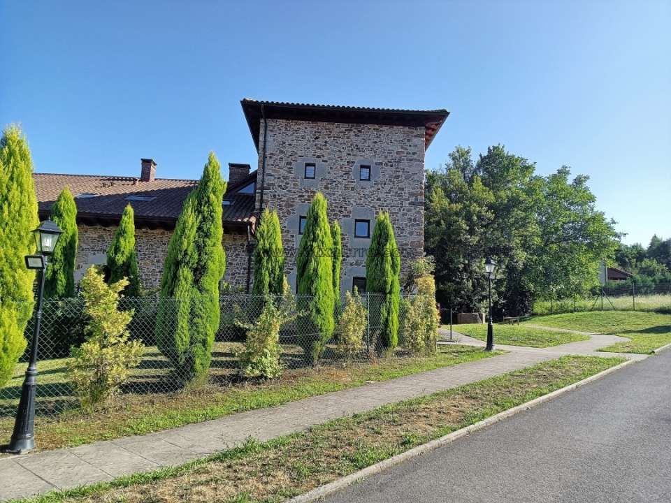 Vista exterior de Pis en venda en Ayala / Aiara amb Calefacció i Jardí privat