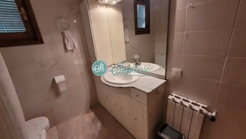 Baño de Piso en venta en Segovia con Calefacción y Balcón