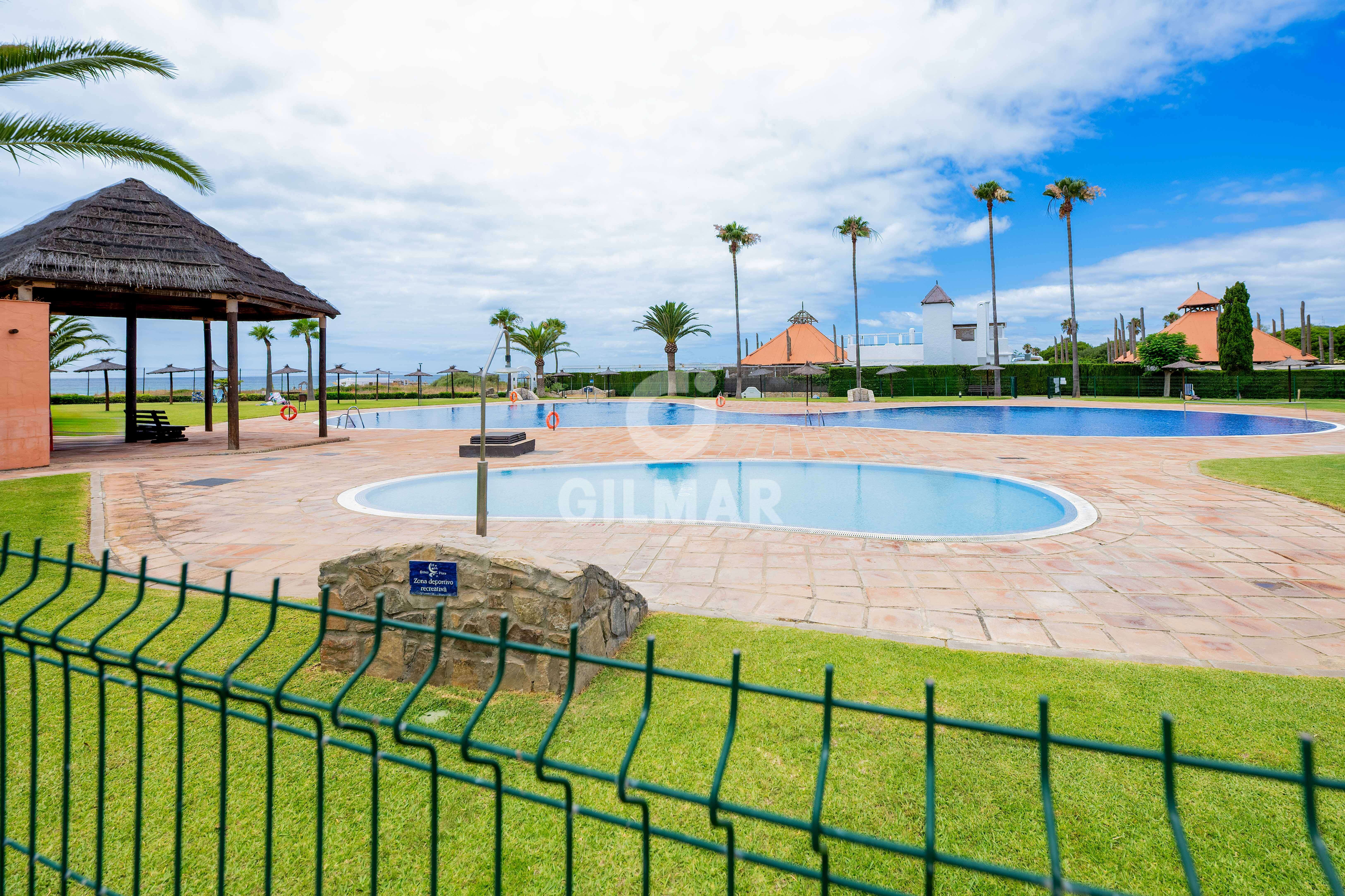 Piscina de Pis en venda en Zahara de los Atunes amb Calefacció, Jardí privat i Piscina