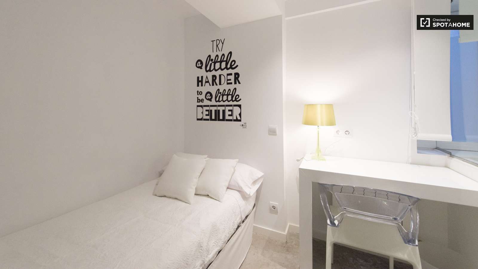 Dormitori de Casa o xalet per a compartir en  Madrid Capital amb Aire condicionat i Terrassa