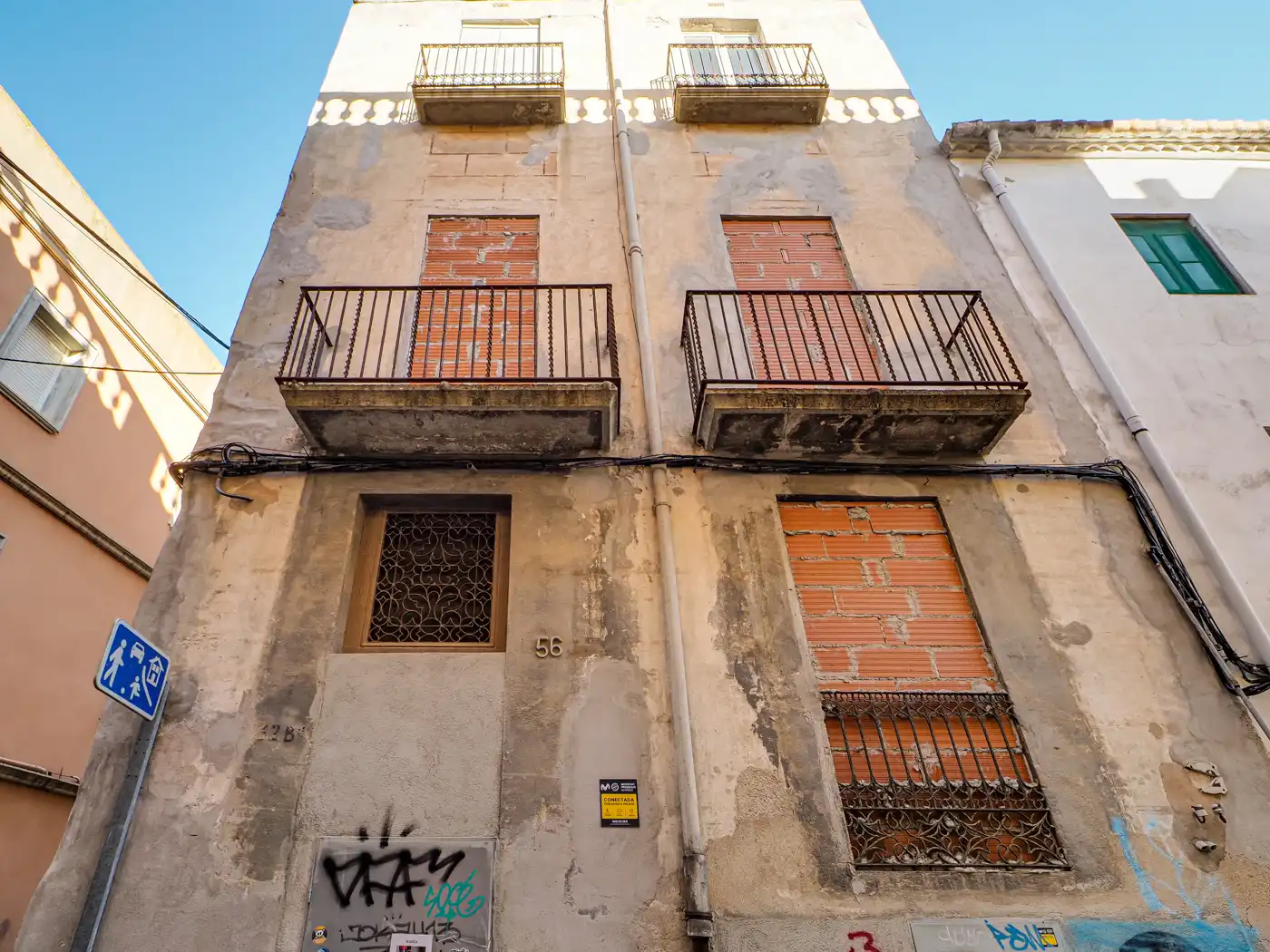 Vista exterior de Edificio en venta en Sant Feliu de Guíxols