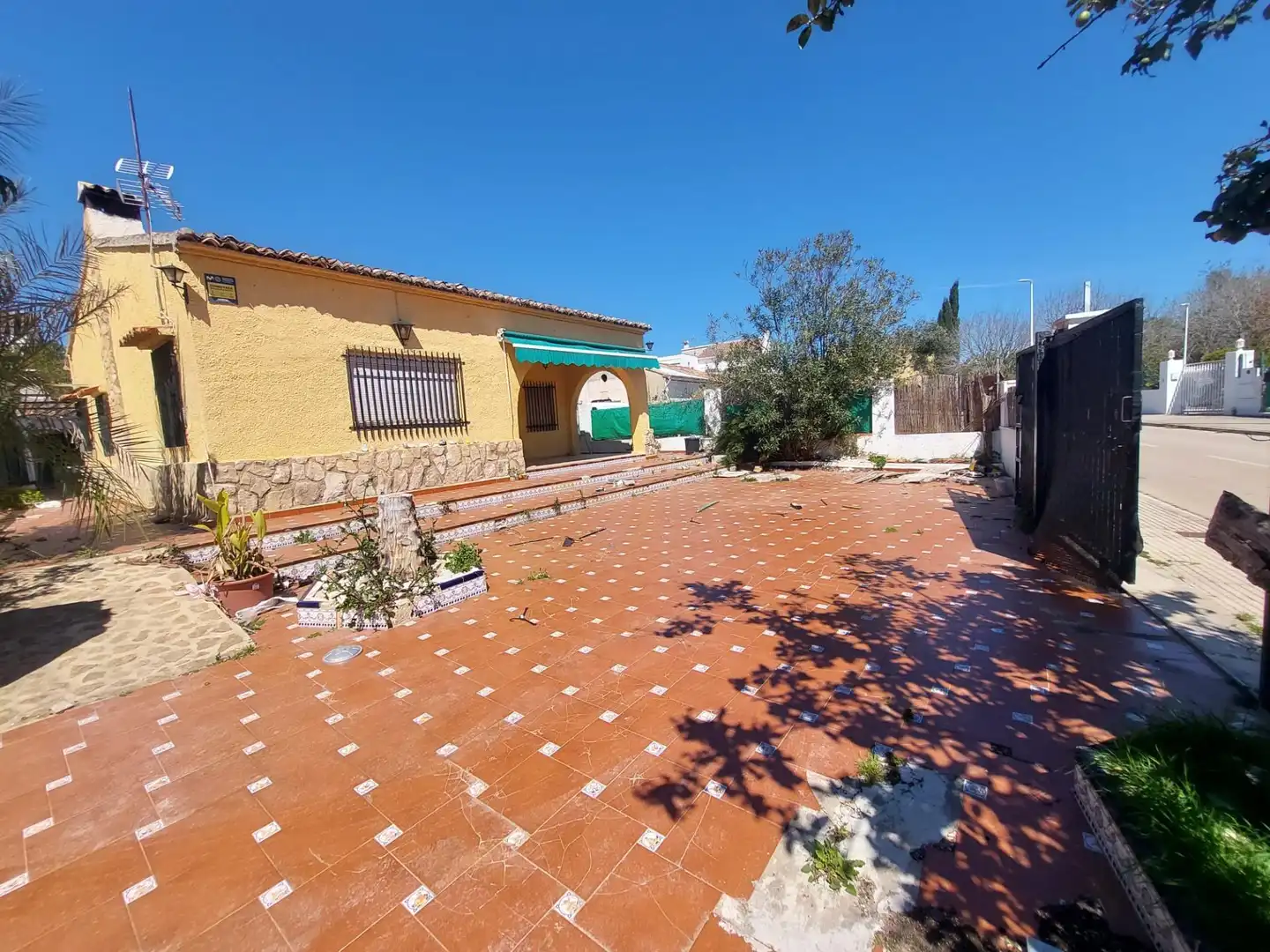 Vista exterior de Casa o chalet en venta en Gandia con Jardín privado y Piscina