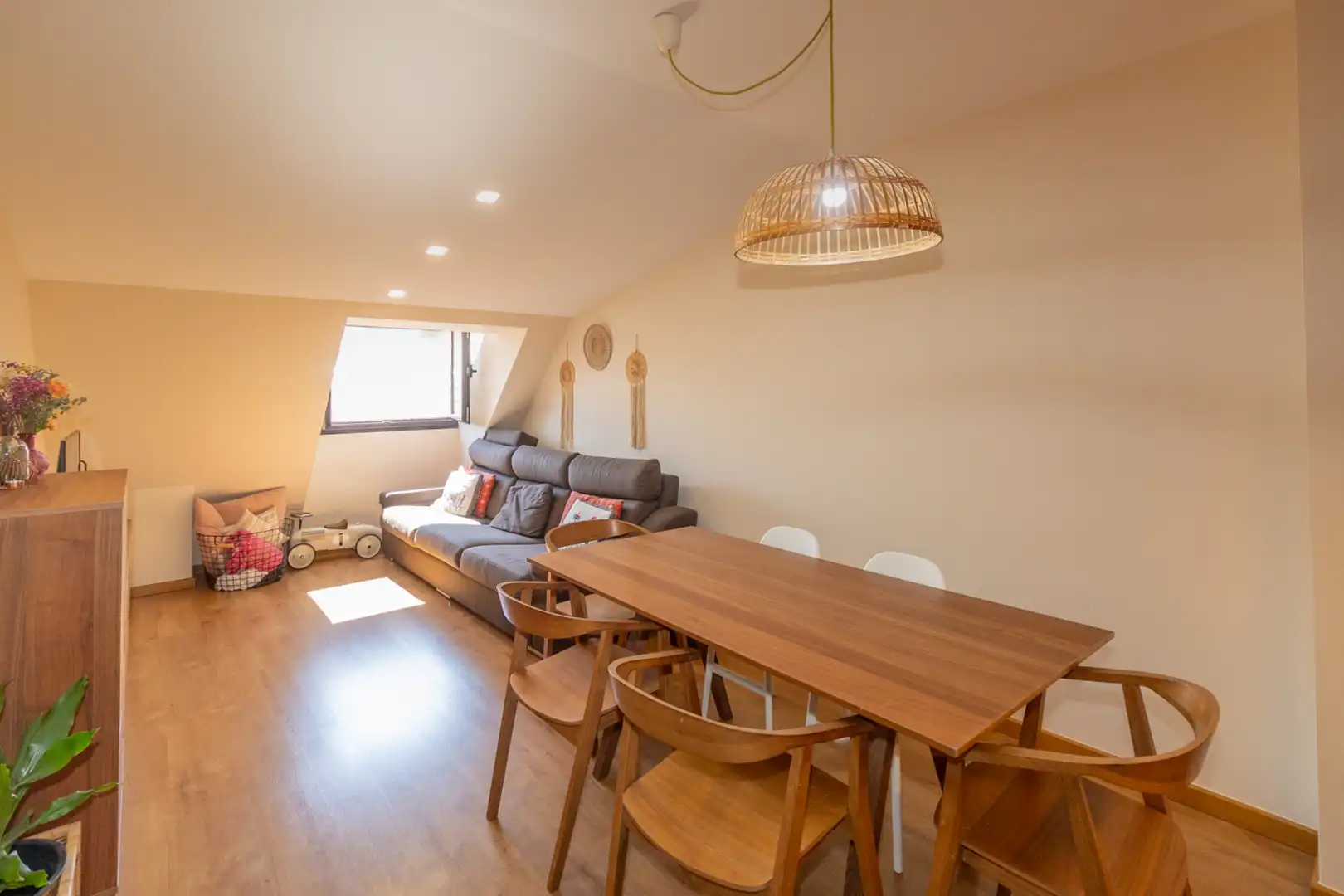 Living room of Flat for sale in Miño  with Heating, Parquet flooring and Terrace