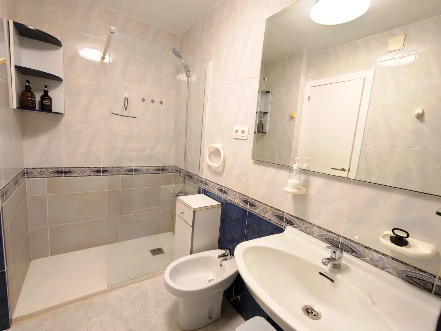Bany de Apartament en venda en Castell d'Aro, Platja d'Aro i s'Agaró amb Jardí privat, Terrassa i Moblat