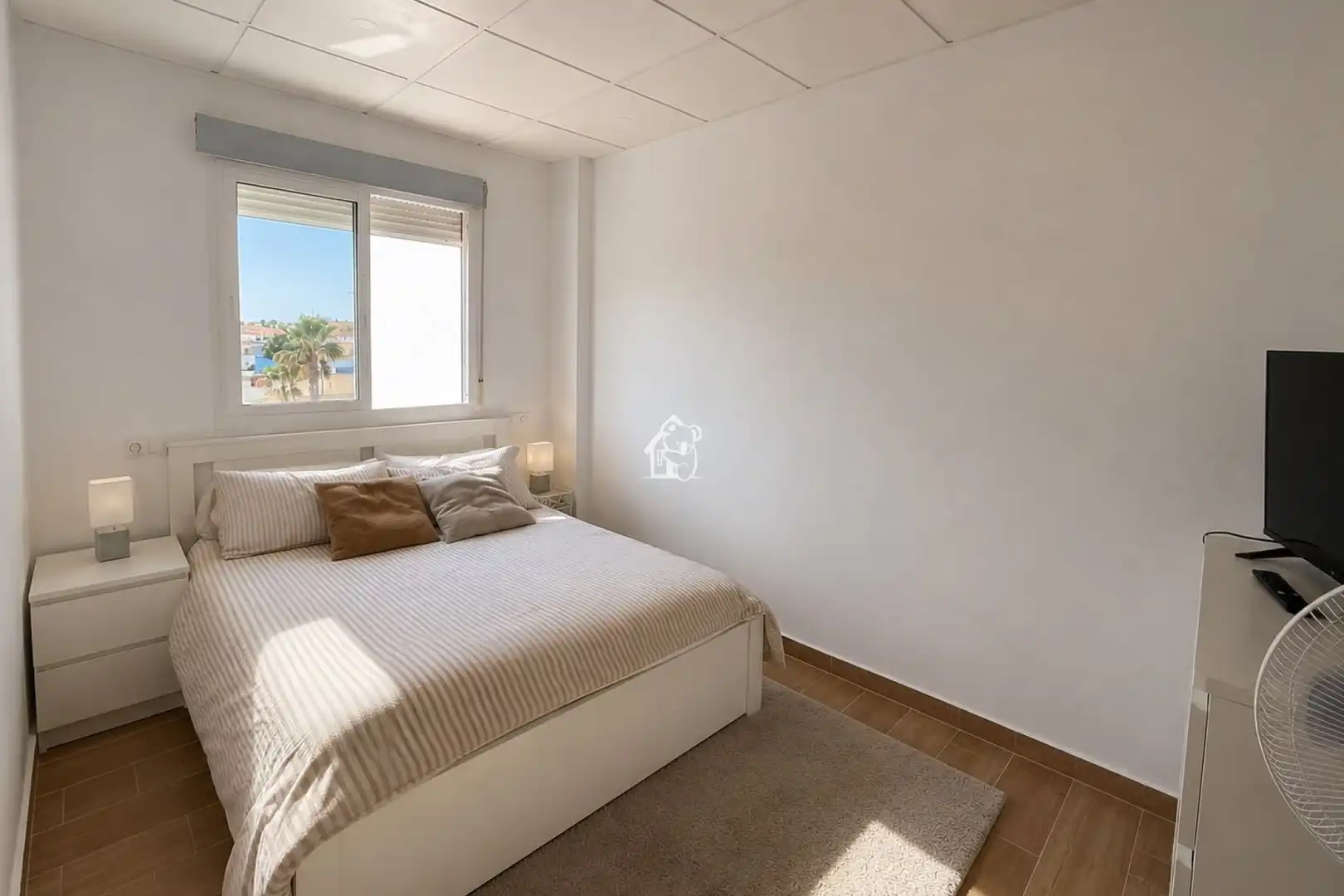 Habitación de Ático de alquiler en Orihuela con Terraza, Piscina y Amueblado