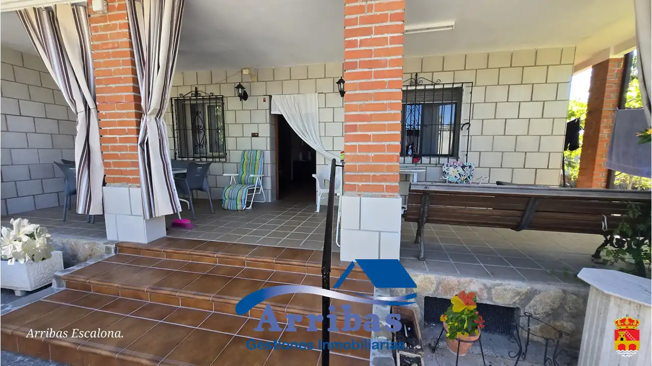 Chalet con terraza en venta en Escalona, imagen 2
