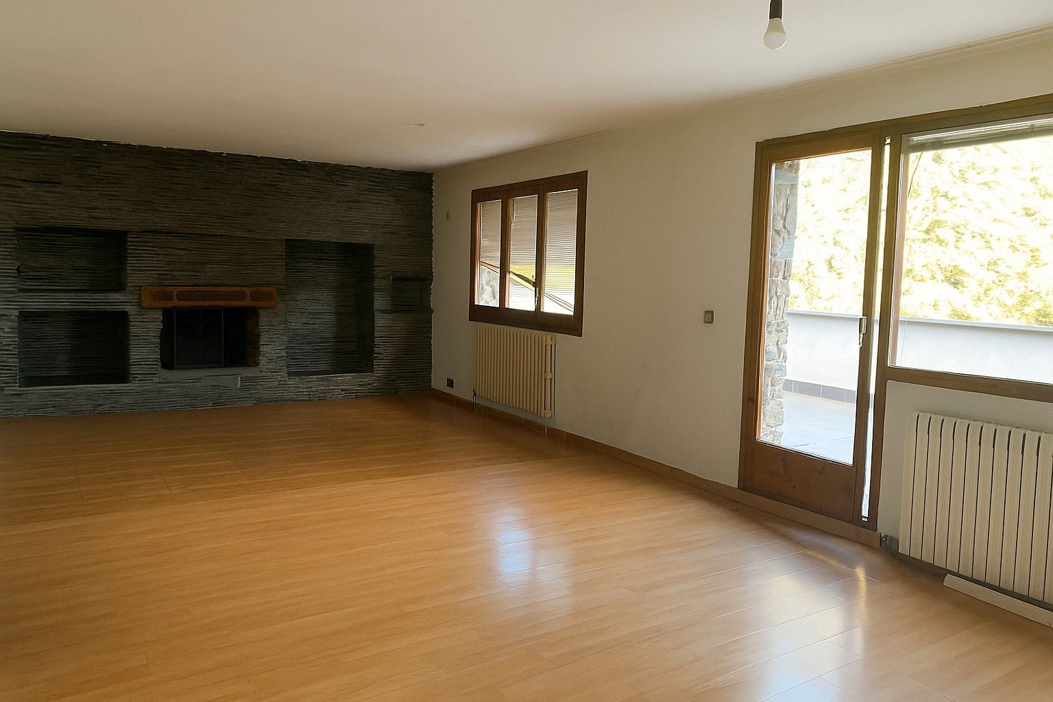 Sala de estar de Ático de alquiler en Andorra la Vella con Calefacción, Parquet y Terraza
