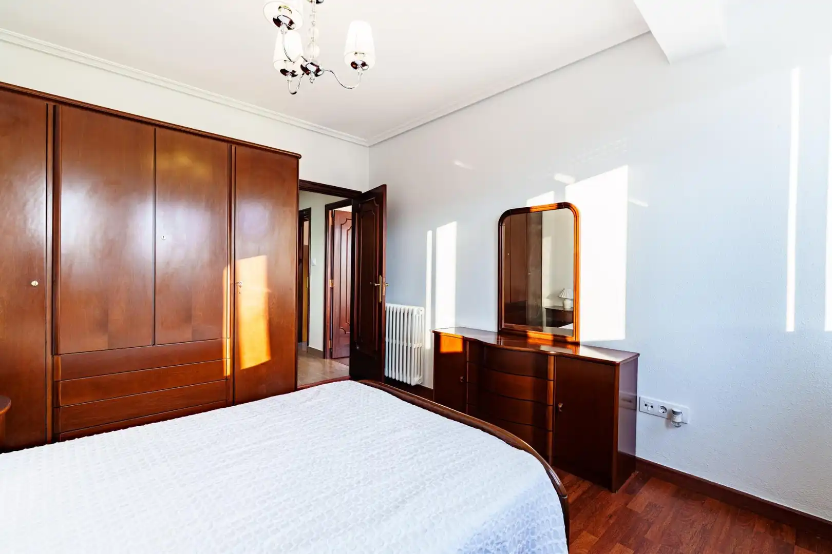 Habitación de Casa o chalet en venta en Ourense Capital  con Calefacción, Jardín privado y Balcón