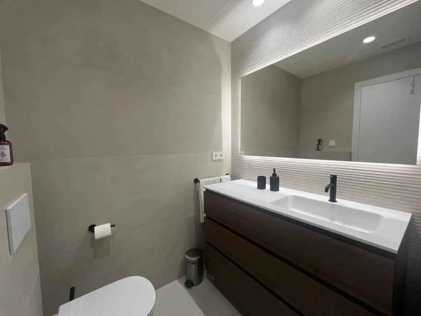 Bathroom of Flat for sale in Madrid  with Air Conditioner, Heating and Parquet flooring