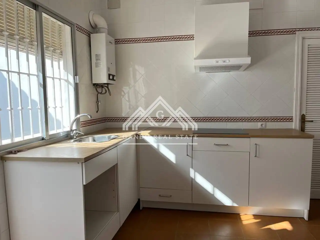 Cuina de Casa o xalet en venda en Dos Hermanas amb Terrassa