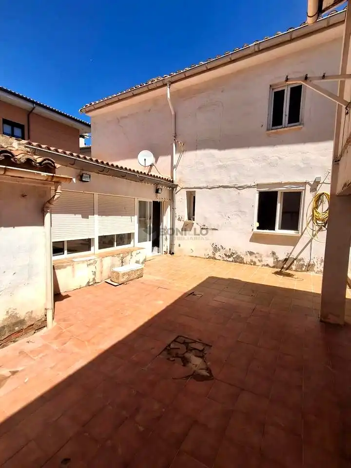 Terrace of Ground floor for rent in Teruel  with Heating, Terrace and Furnished