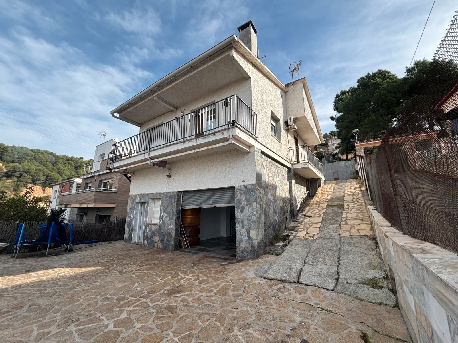 Vista exterior de Casa o xalet en venda en Abrera amb Aire condicionat, Calefacció i Parquet