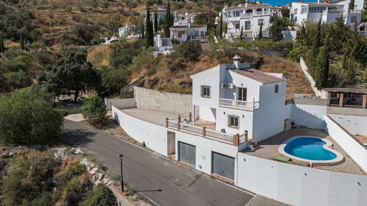 Exterior view of Houses for sale in Viñuela  with Air Conditioner and Swimming Pool