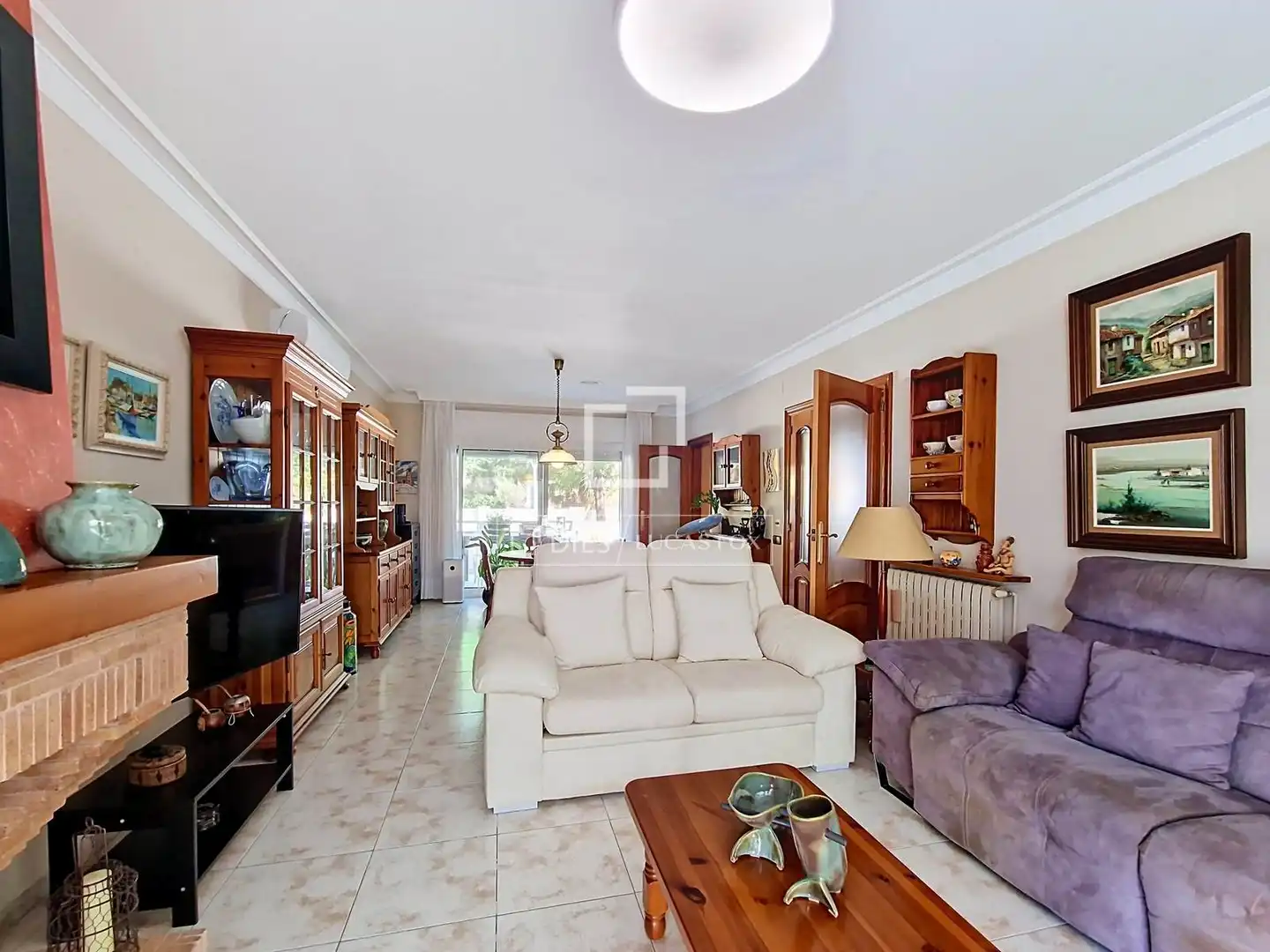 Living room of Houses for sale in Vilanova i la Geltrú  with Air Conditioner, Heating and Private garden