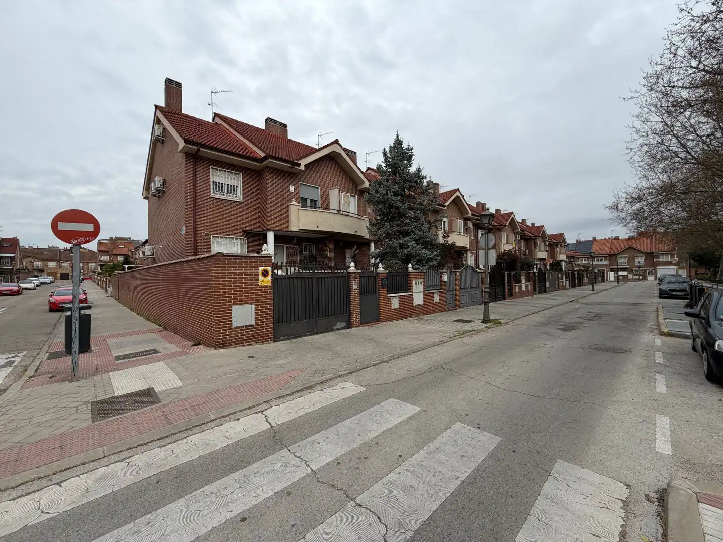 Vista exterior de Casa adosada en venta en Fuenlabrada con Aire acondicionado, Calefacción y Trastero