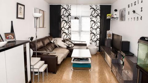 Foto 2 de Piso en venta en De Vicent Andrés Estellés, Oliva pueblo, Oliva