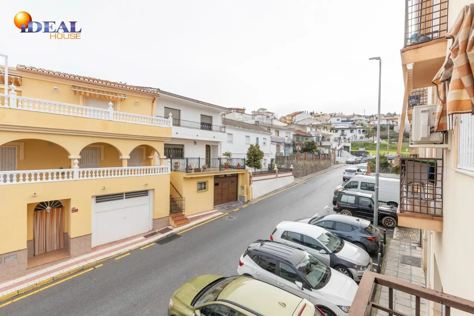 Außenansicht von Wohnung zum Verkauf in Güevéjar mit Balkon