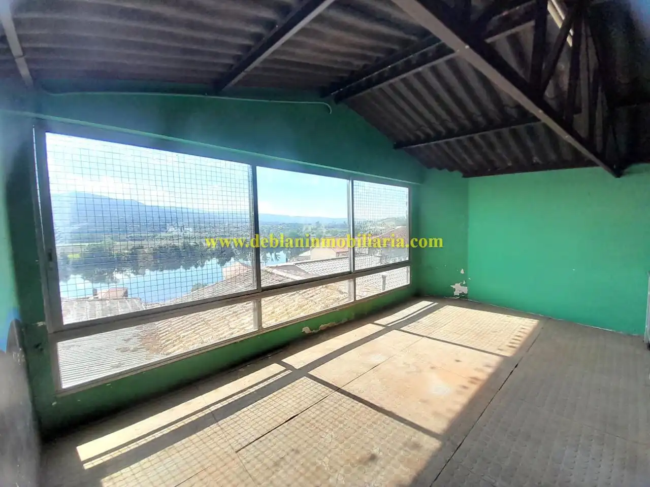 Houses for sale in Tui