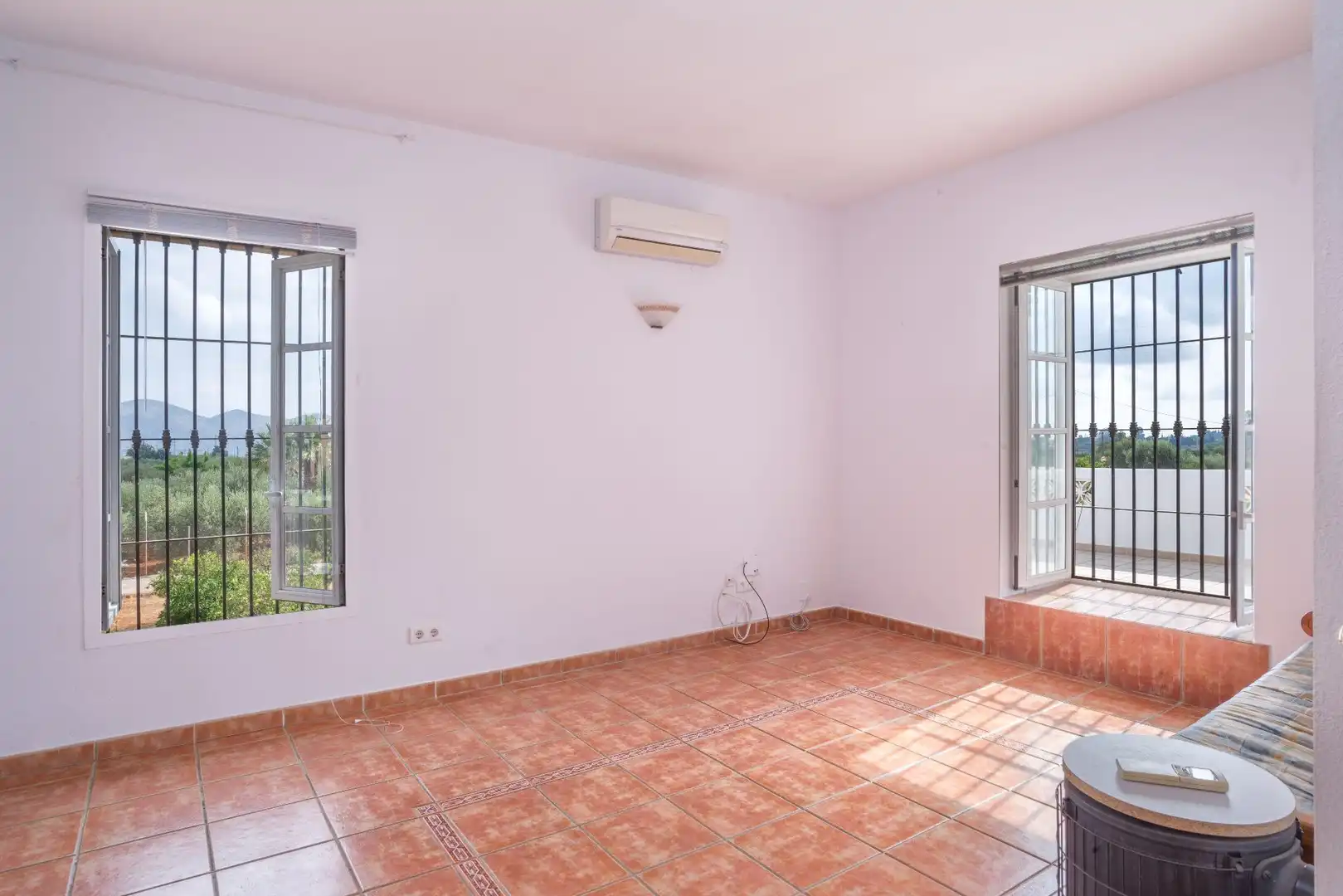 Sala de estar de Casa o chalet en venta en Alhaurín El Grande con Aire acondicionado, Calefacción y Jardín privado