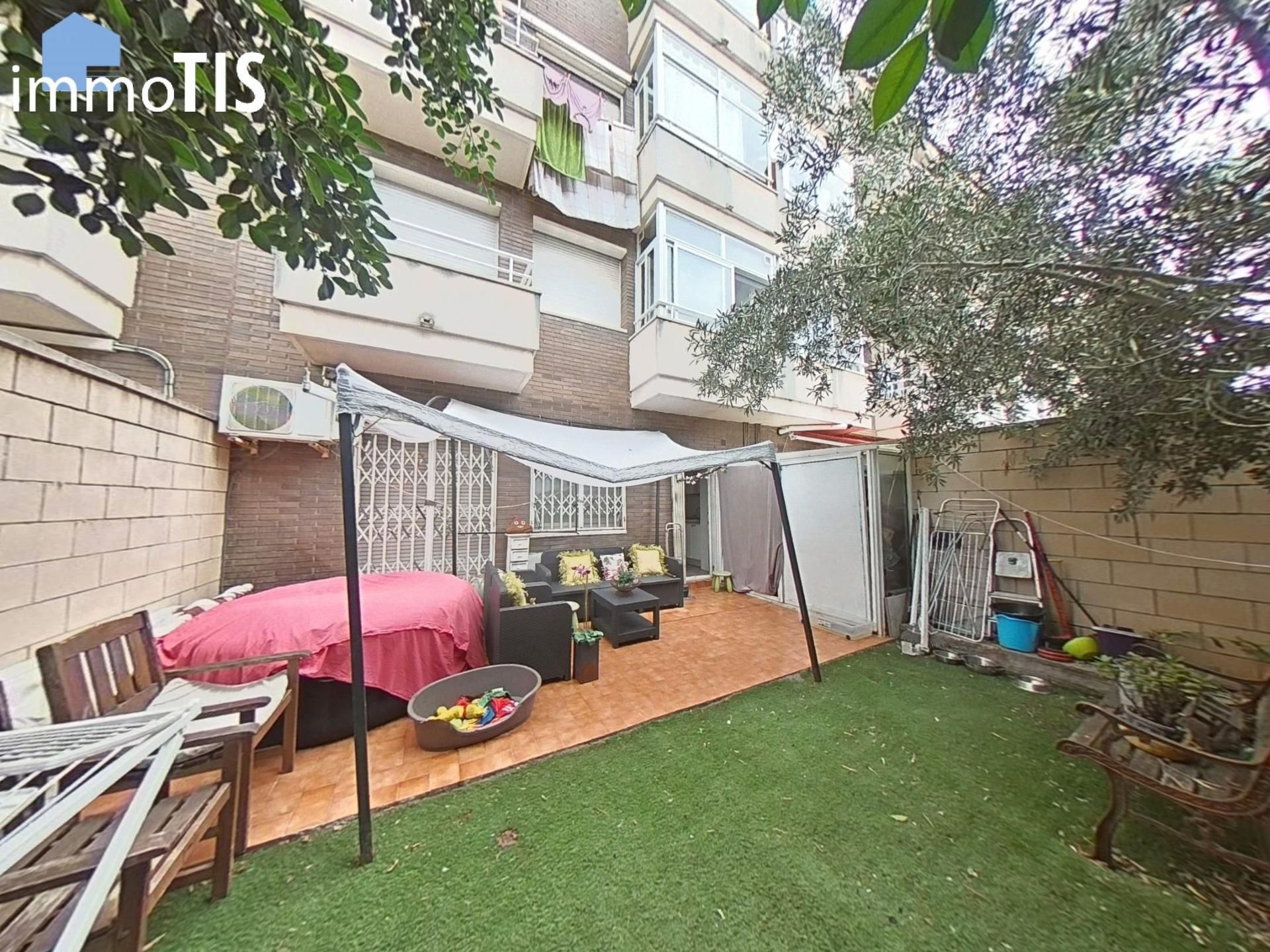 Jardí de Planta baixa en venda en Vilanova i la Geltrú amb Aire condicionat, Calefacció i Jardí privat