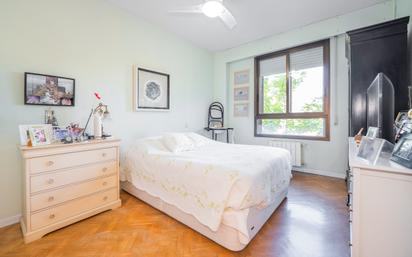 Bedroom of Flat for sale in Pozuelo de Alarcón  with Air Conditioner