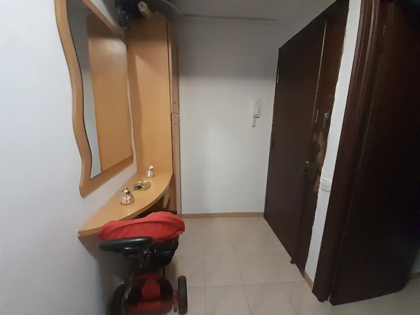 Flat for sale in L'Hospitalet de Llobregat  with Balcony