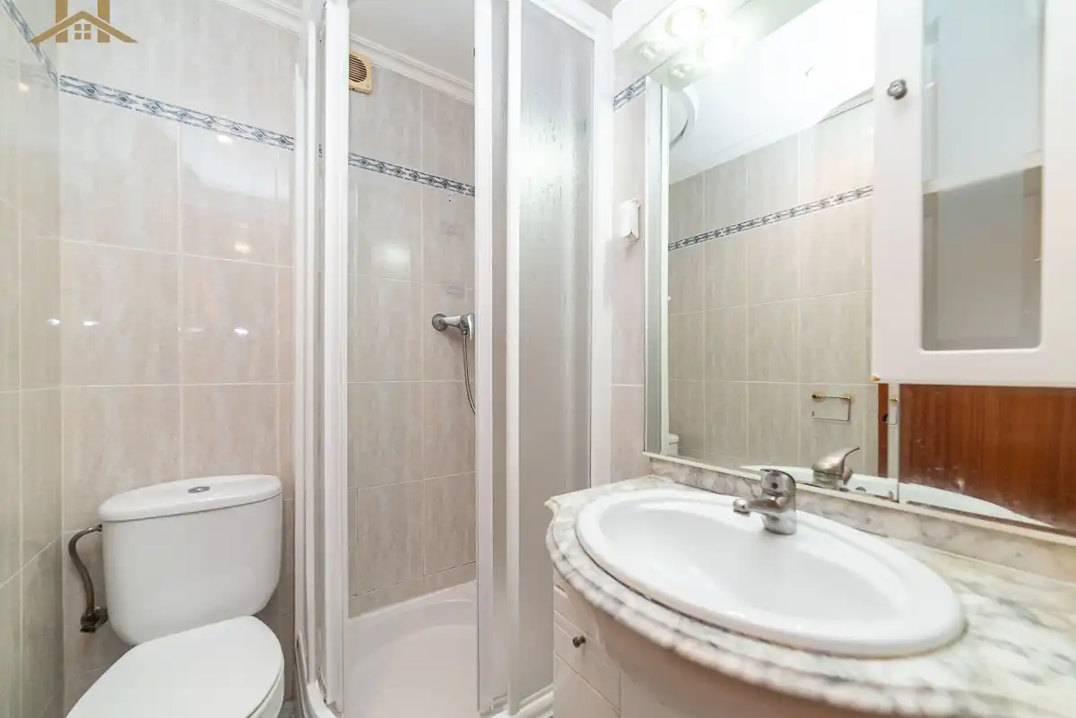 Bathroom of Flat for sale in Alcorcón