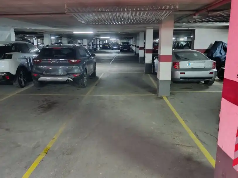Parking of Garage for rent in Valencia