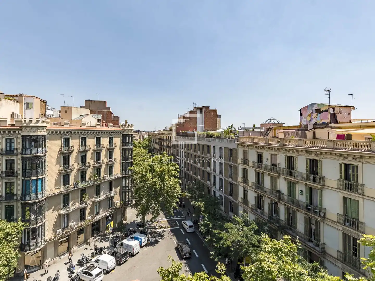 Außenansicht von Wohnung zum Verkauf in Barcelona mit Klimaanlage, Parkett und Terrasse