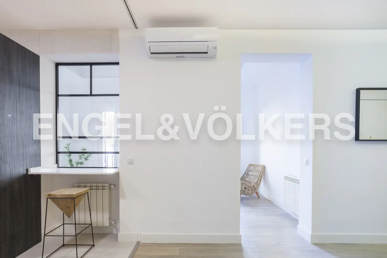Flat for rent in Madrid  with Air Conditioner, Heating and Furnished