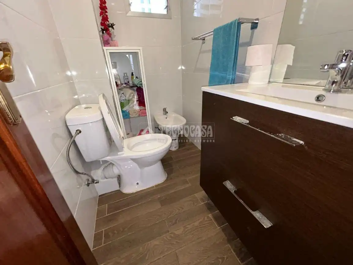 Baño de Piso en venta en Valencia con Calefacción, Amueblado y Balcón