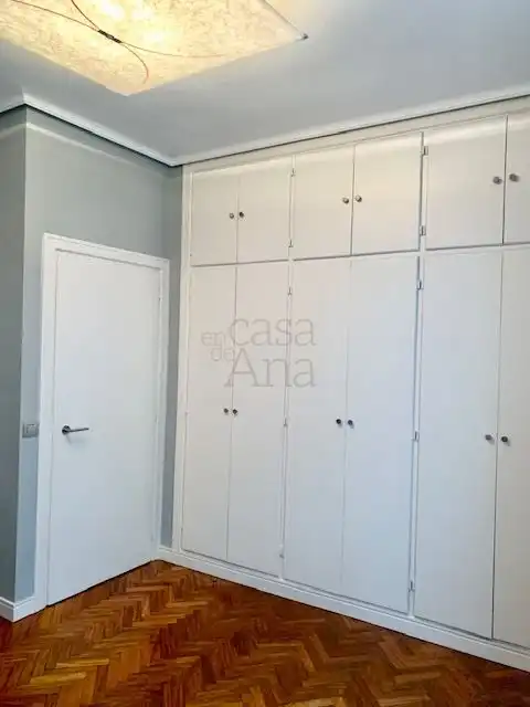 Bedroom of Flat for rent in Bilbao   with Heating