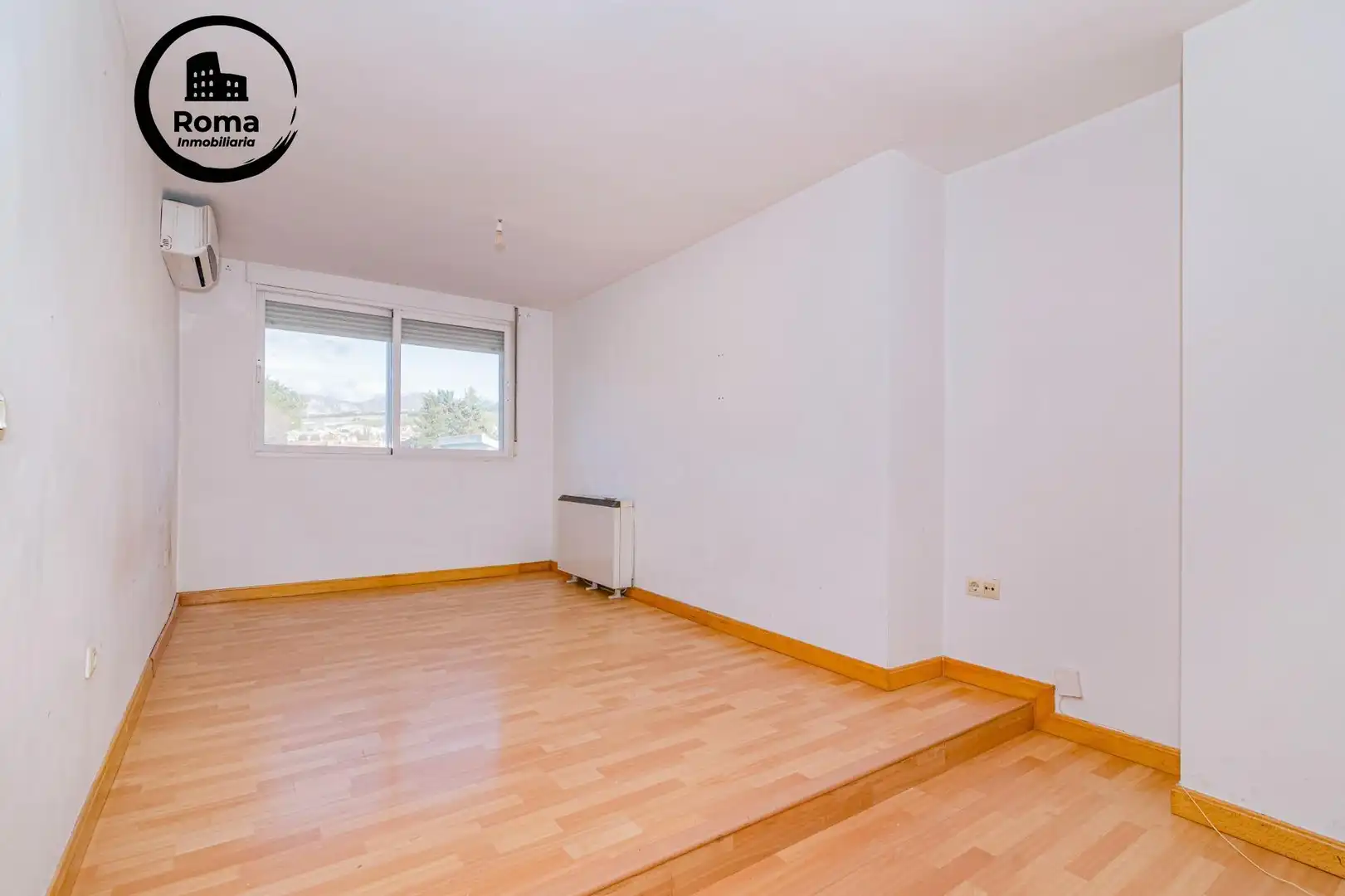 Sala de estar de Ático en venta en La Zubia con Aire acondicionado, Calefacción y Terraza