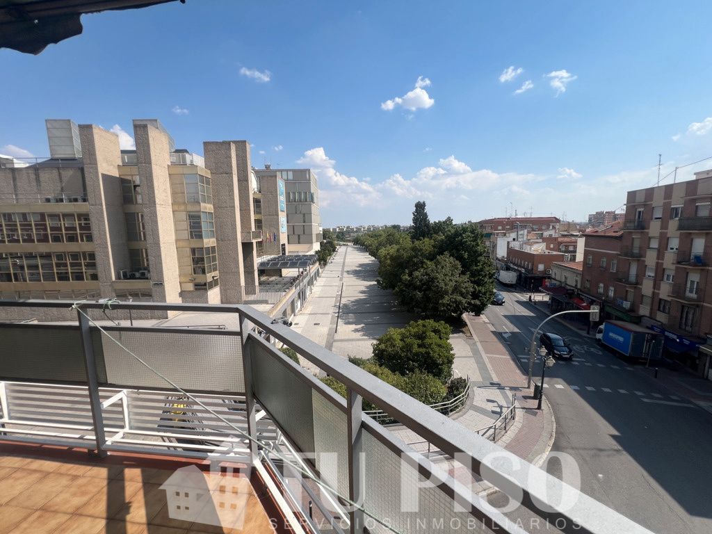 Vista exterior de Pis en venda en  Madrid Capital amb Calefacció i Terrassa