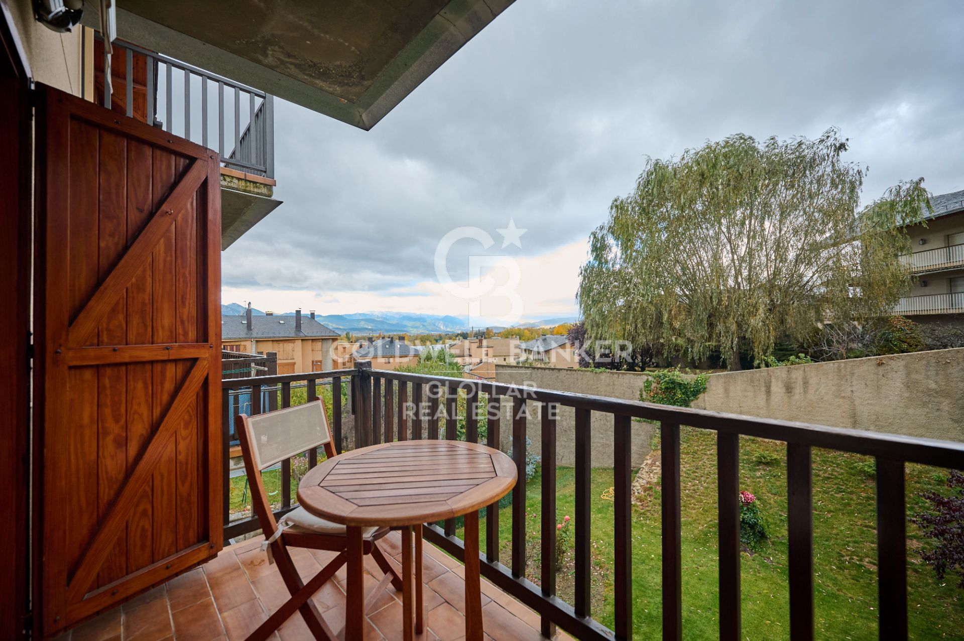 Balcony of Apartment for sale in Puigcerdà  with Parquet flooring, Terrace and Storage room