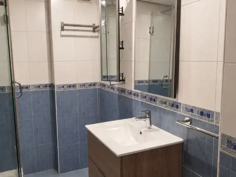Bany de Pis en venda en Linares amb Aire condicionat, Moblat i Balcó