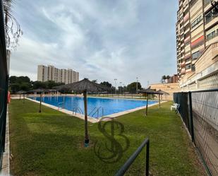 Piscina de Pis en venda en Alicante / Alacant amb Aire condicionat, Calefacció i Traster