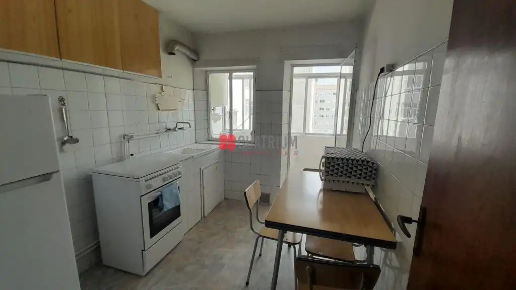 Cocina de Piso en venta en Santiago de Compostela  con Calefacción