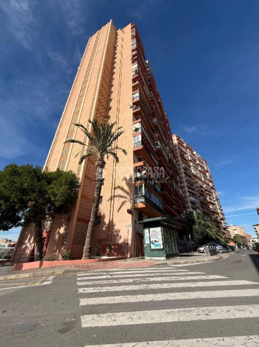 Local en venda a Santo Domigo, San Blas