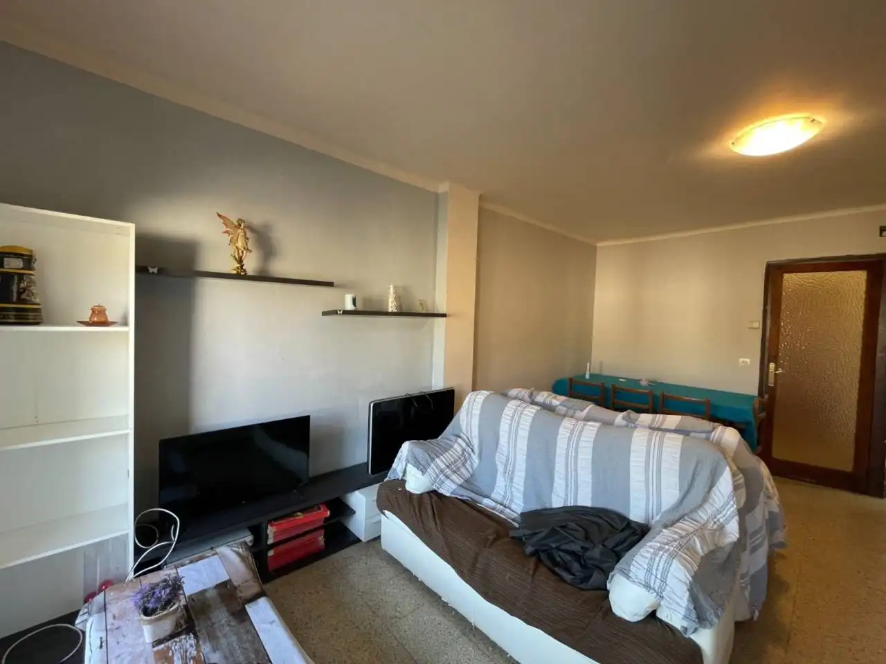 Living room of Flat for sale in Sant Joan Les Fonts  with Heating, Terrace and Storage room