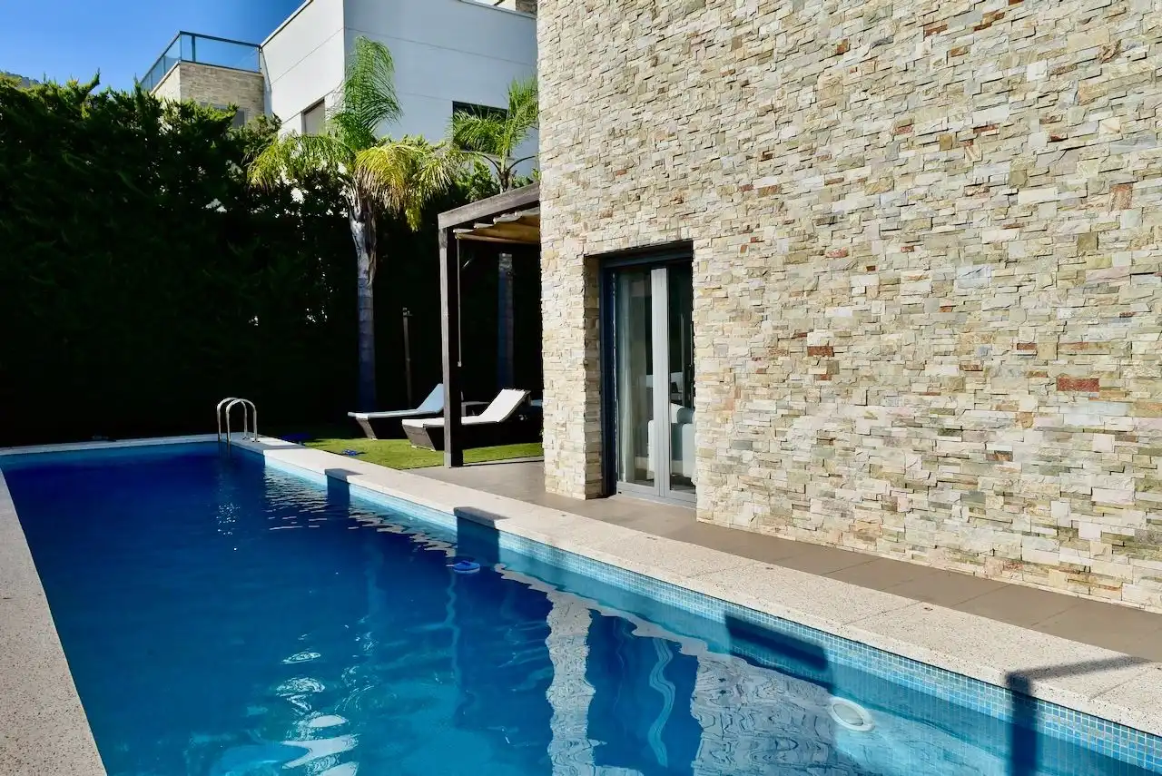 Piscina de Casa o chalet en venta en L'Alfàs del Pi con Aire acondicionado, Calefacción y Terraza