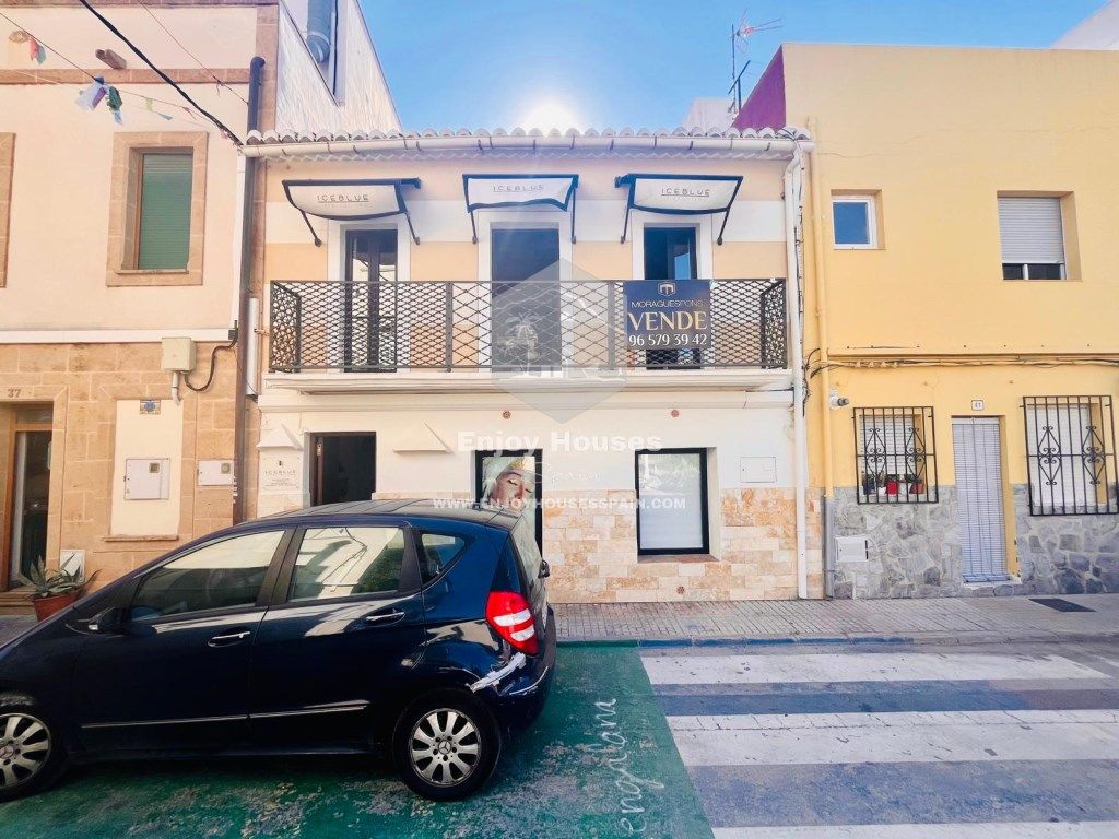 Vista exterior de Casa adosada en venda en Jávea / Xàbia amb Aire condicionat, Calefacció i Terrassa