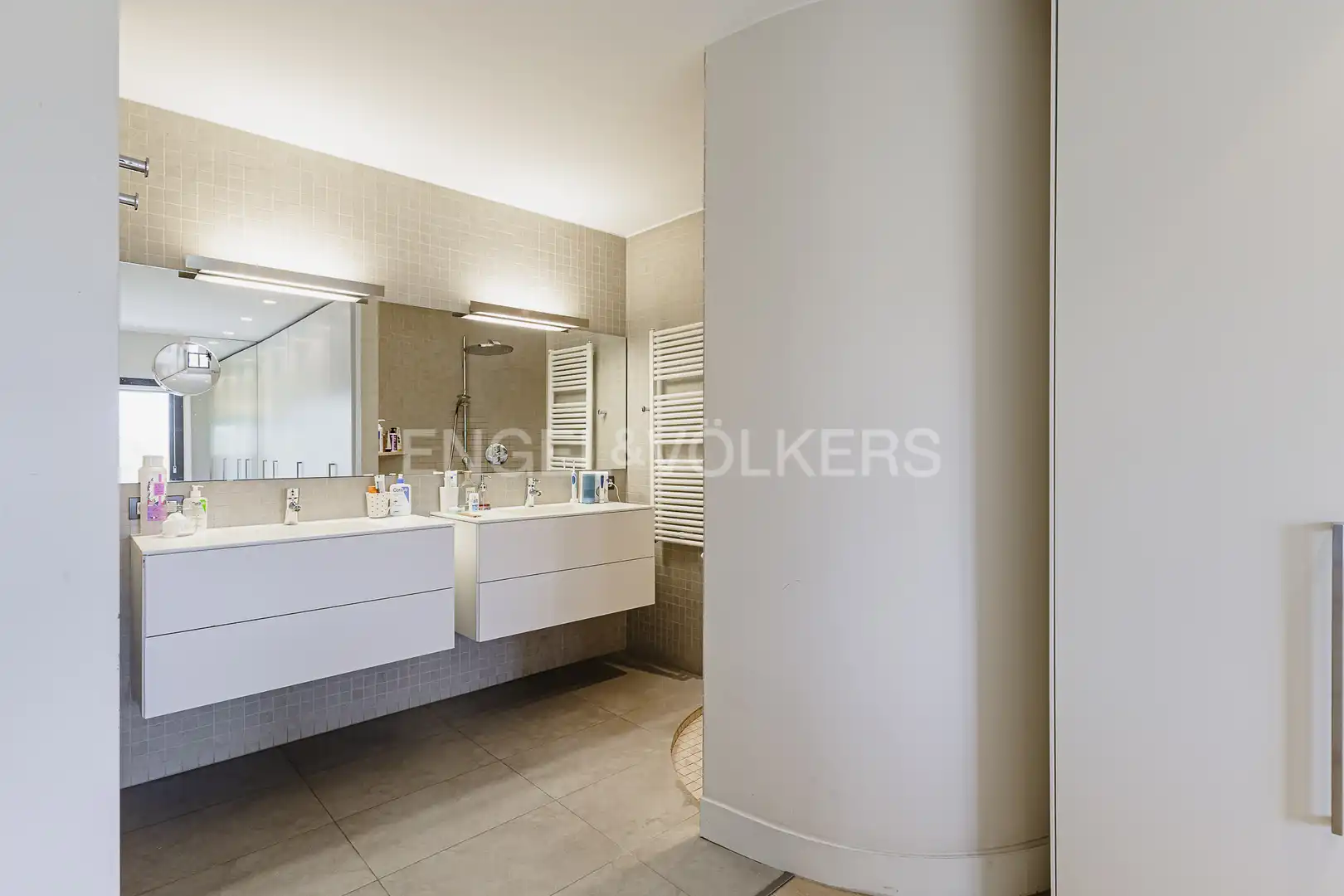 Badezimmer von Country house zum Verkauf in Torelló mit Klimaanlage, Heizung und Privatgarten