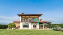 Vista exterior de Casa o xalet en venda en Soto del Barco amb Calefacció, Jardí privat i Terrassa