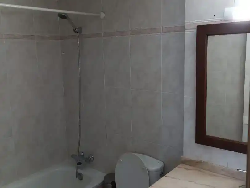 Badezimmer von Wohnung zur Miete in Castellcir mit Balkon