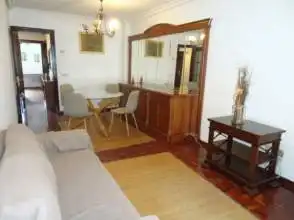 Sala de estar de Piso de alquiler en Gijón  con Calefacción, Parquet y Amueblado