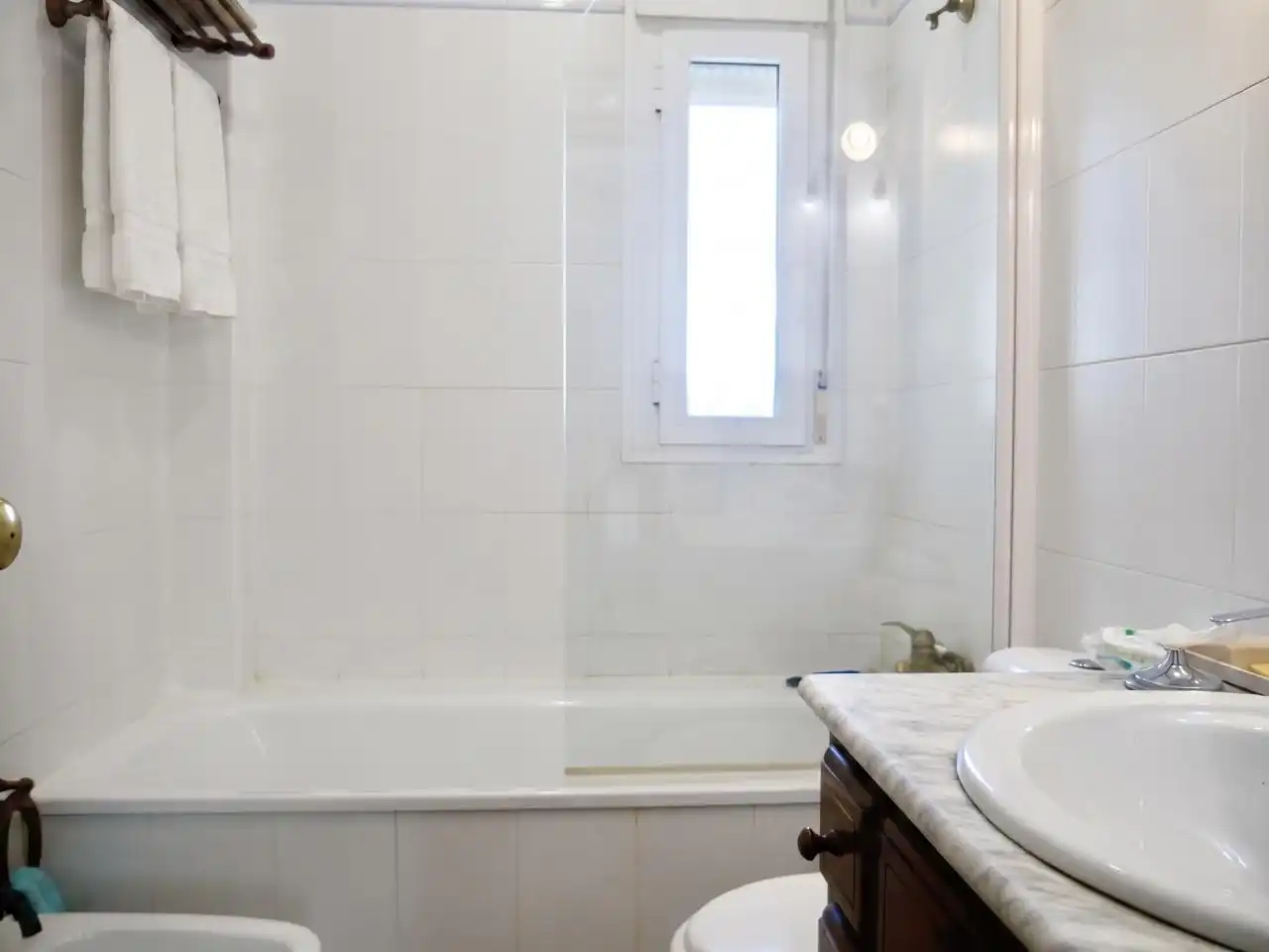 Bany de Casa o xalet en venda en Montequinto amb Aire condicionat, Jardí privat i Terrassa
