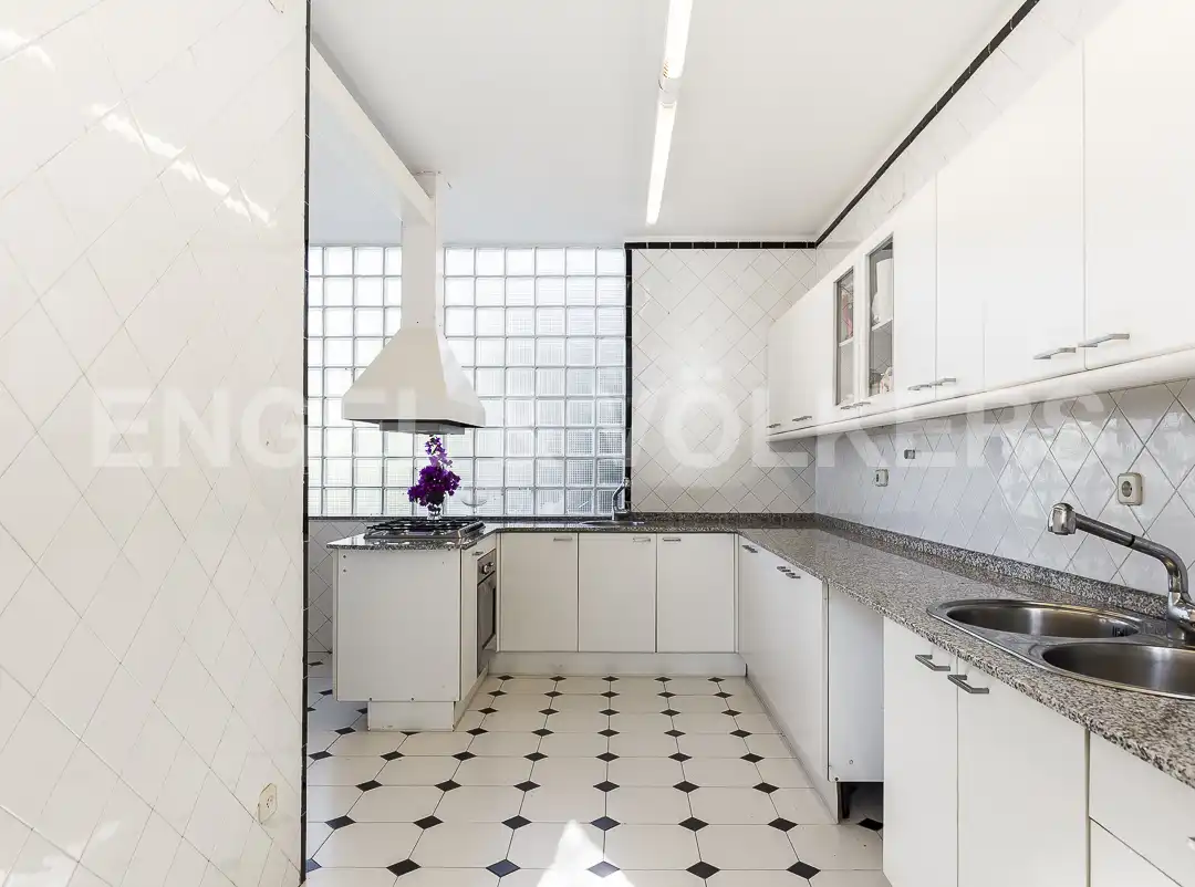 Kitchen of Houses for sale in Barcelona  with Heating, Private garden and Parquet flooring