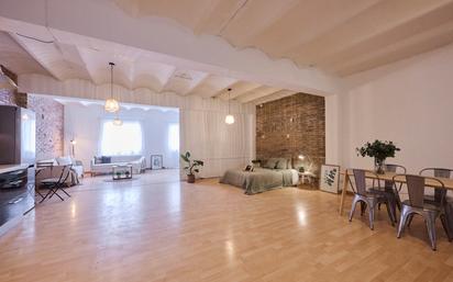 Bedroom of Flat for sale in  Barcelona Capital  with Heating, Parquet flooring and Furnished