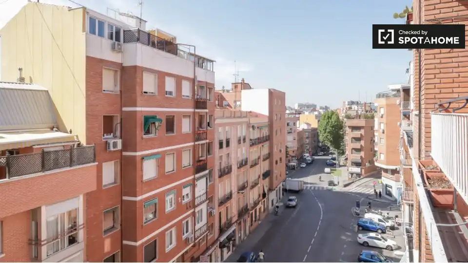 Vista exterior de Piso de alquiler en Madrid con Aire acondicionado, Calefacción y Amueblado